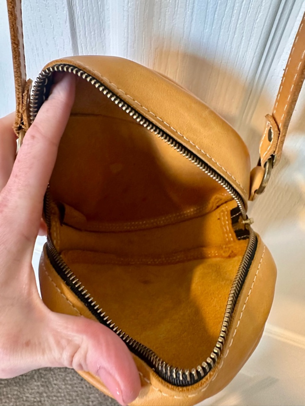Portland Leather Circle Crossbody Bag - Mustard Yellow - Picture 4 of 4